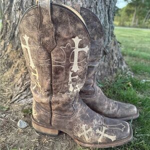 Circle G Distressed Brown Embroidered Cross Heeled Boots